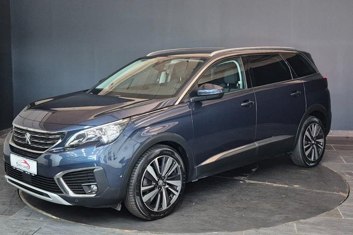 Blå Peugeot 5008 fra 2019