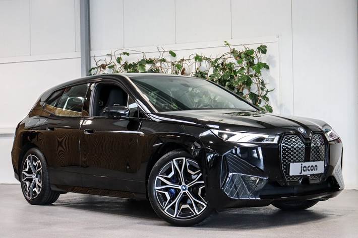Sort BMW iX fra 2023