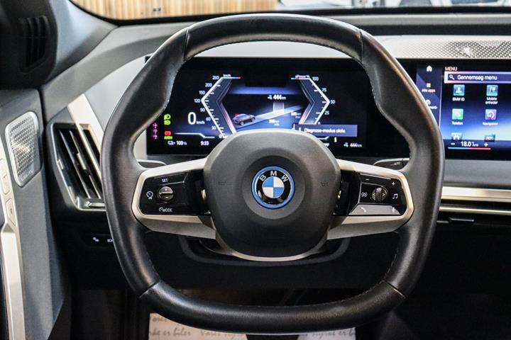 Sort BMW iX fra 2023