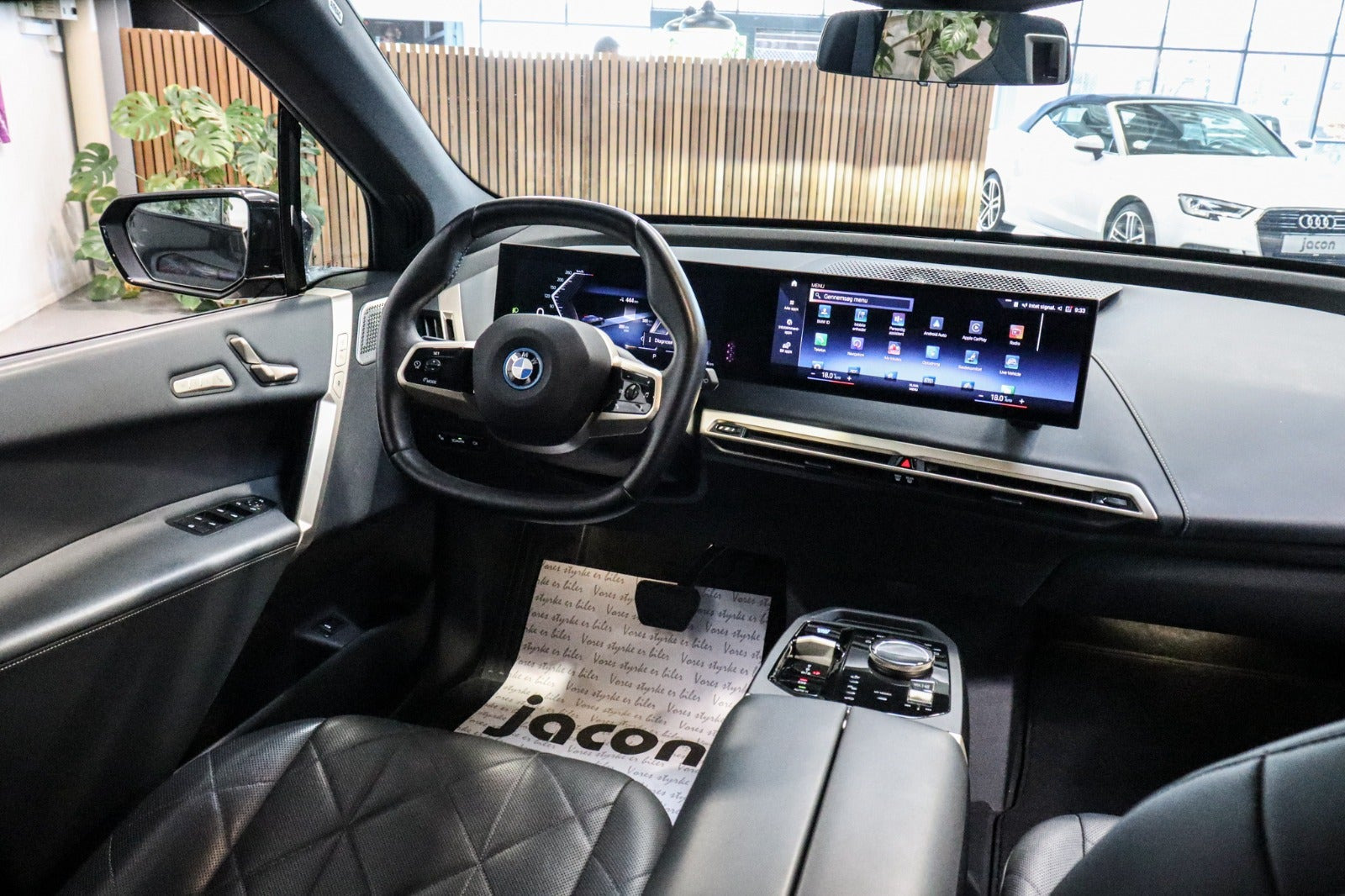 Sort BMW iX fra 2023