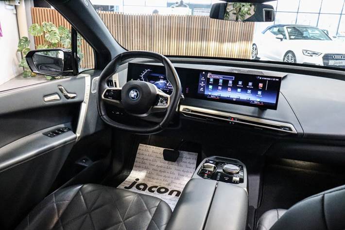 Sort BMW iX fra 2023