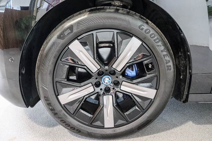 Sort BMW iX fra 2022