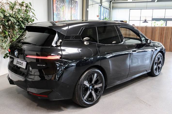 Sort BMW iX fra 2022