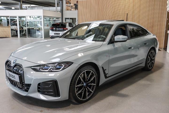 Grå BMW i4 fra 2022