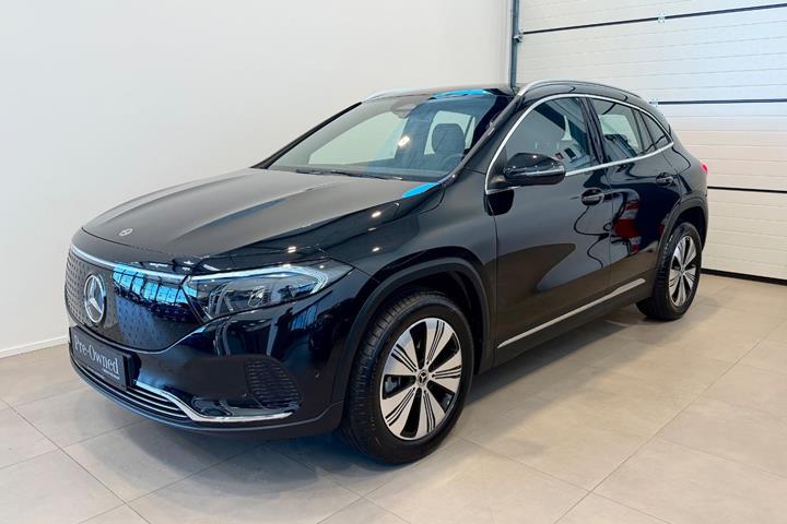 Sort Mercedes EQA250+ fra 2025 set udefra