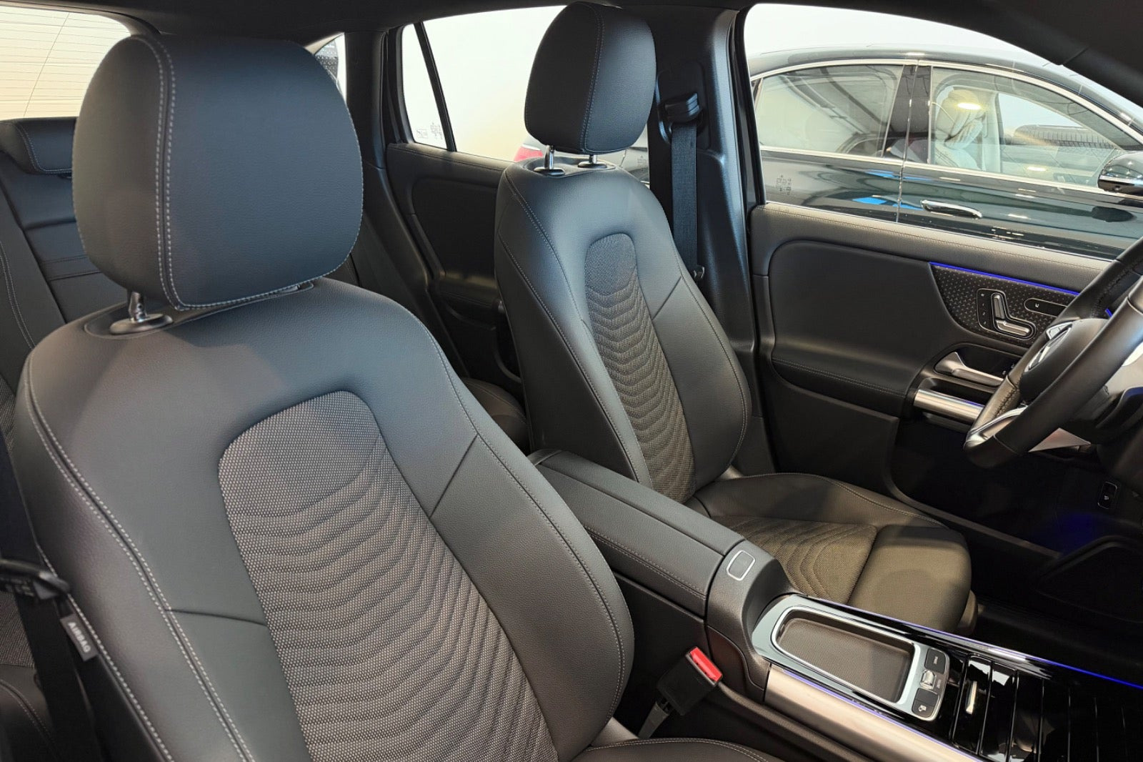 Sort Mercedes EQA250+ fra 2025