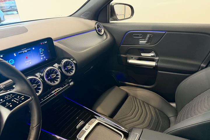 Sort Mercedes EQA250+ fra 2025