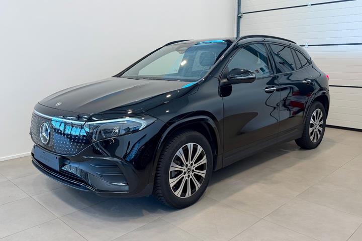 Sort Mercedes EQA250+ fra 2024 set udefra
