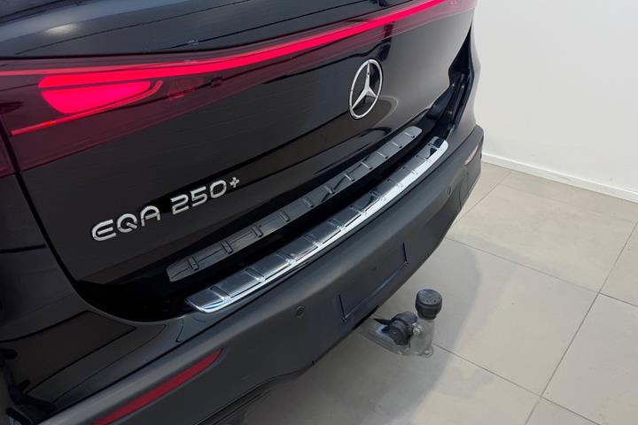 Sort Mercedes EQA250+ fra 2024