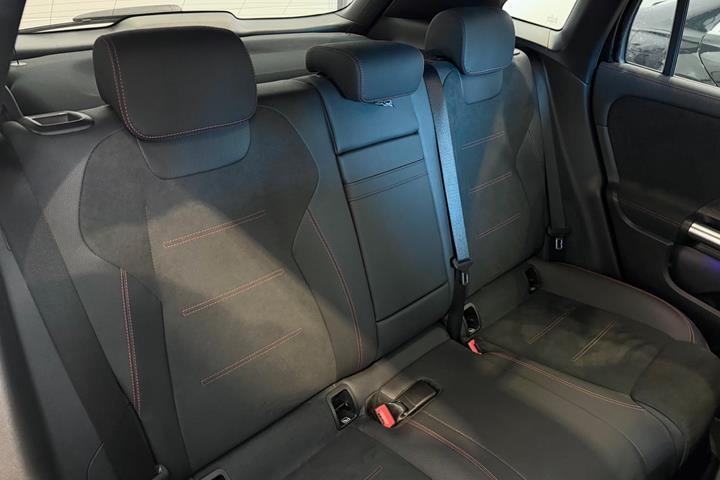 Sort Mercedes EQA250+ fra 2024