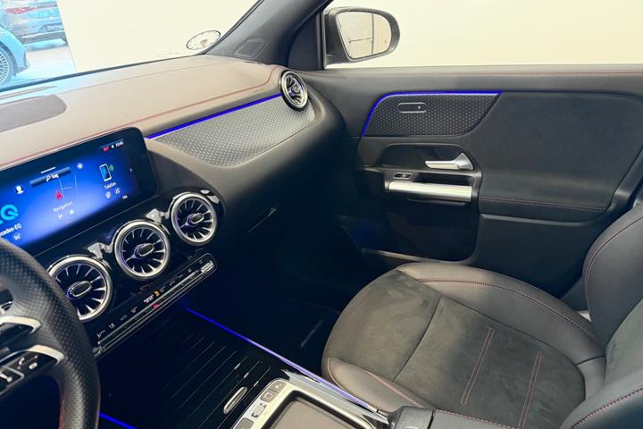 Sort Mercedes EQA250+ fra 2024