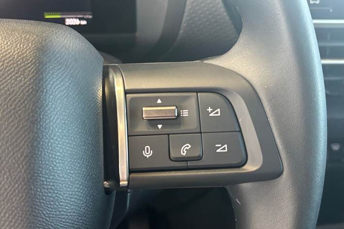 Blå Citroën ë-C4 X fra 2025