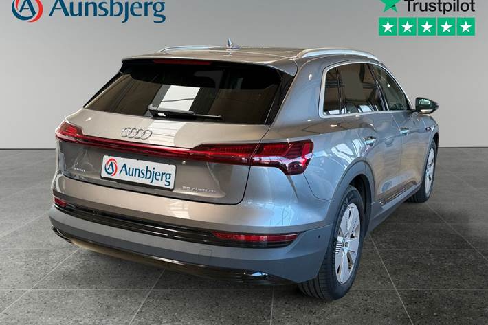 Sølv Audi e-tron fra 2020