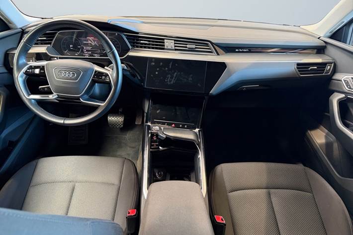 Sølv Audi e-tron fra 2020