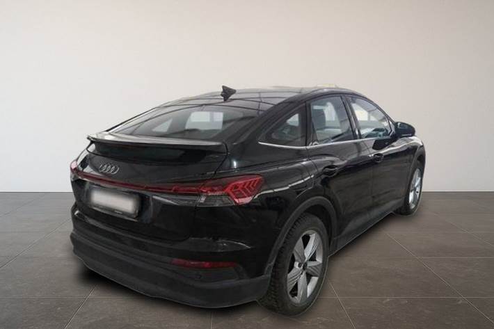 Sort Audi Q4 fra 2024