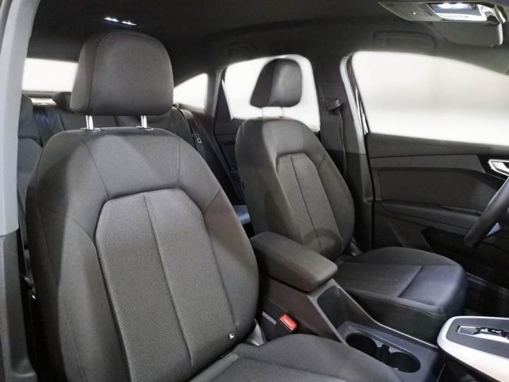 Sort Audi Q4 fra 2024