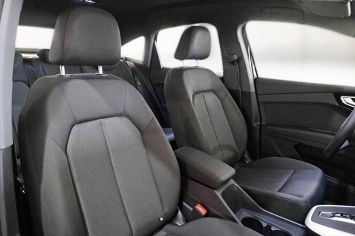 Sort Audi Q4 fra 2024