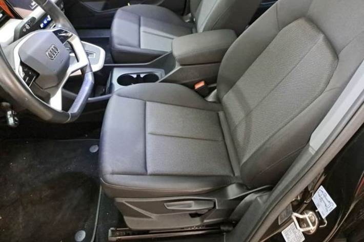 Sort Audi Q4 fra 2024
