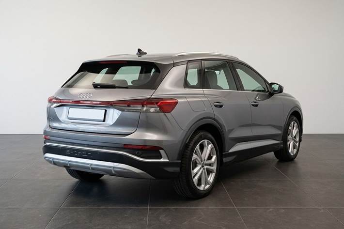 Grå Audi Q4 fra 2022