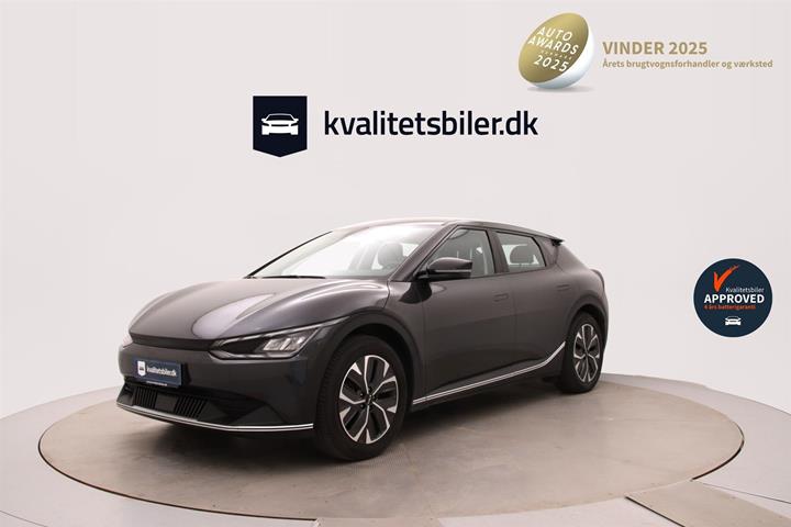 Grå Kia EV6 fra 2023 set udefra