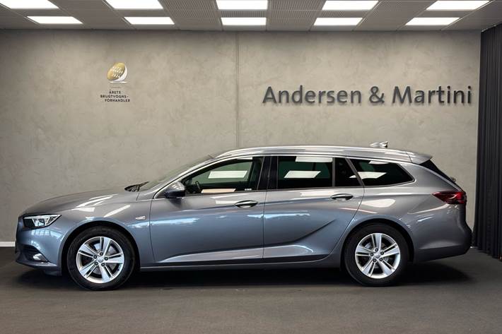Grå Opel Insignia fra 2018