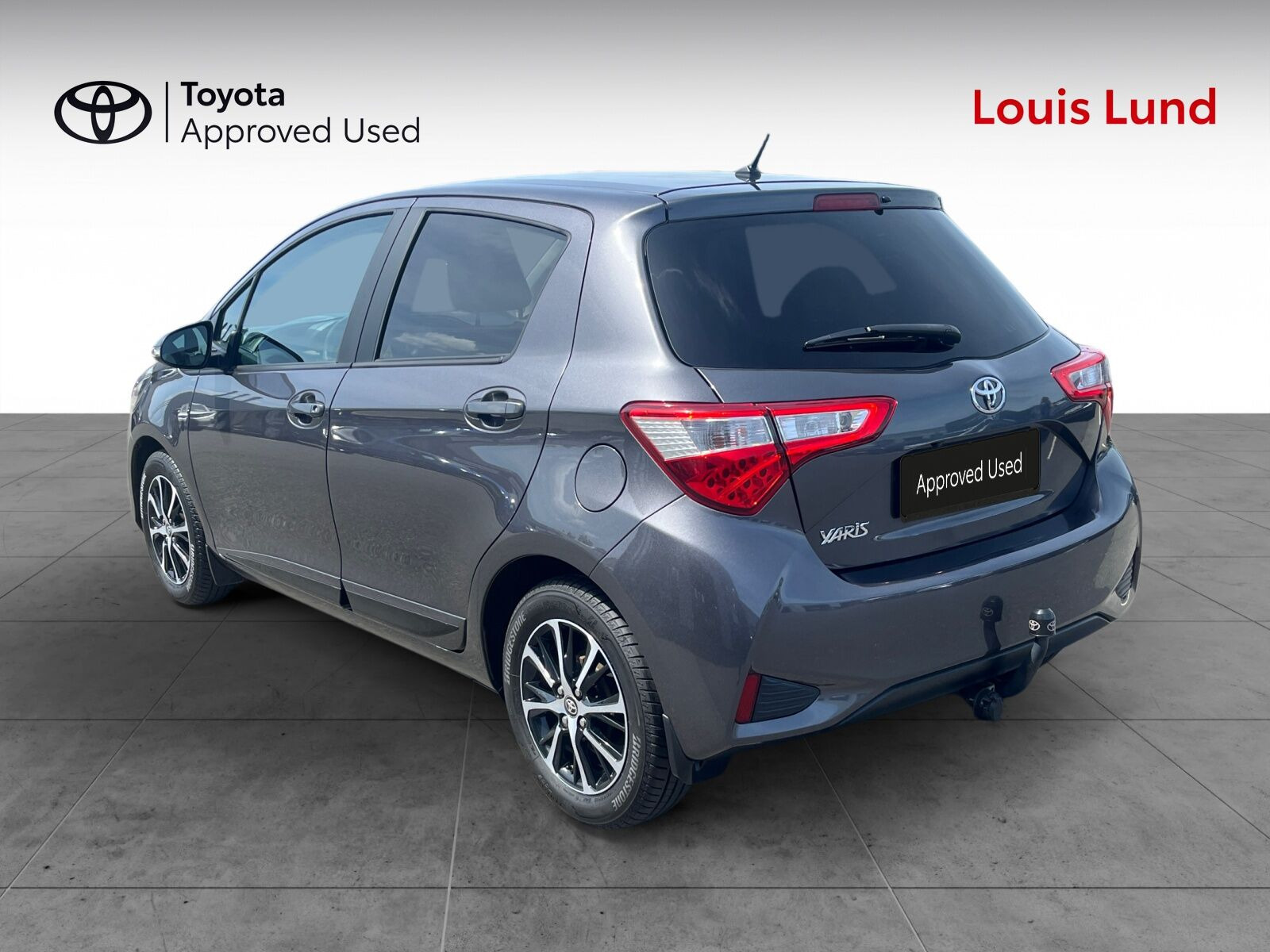 Grå Toyota Yaris fra 2019
