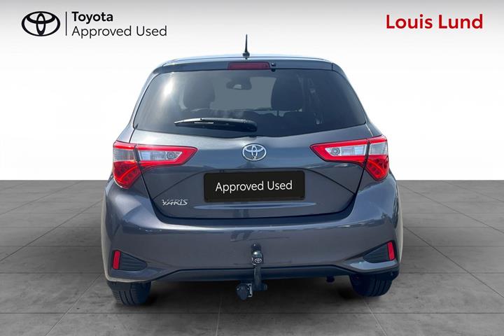Grå Toyota Yaris fra 2019