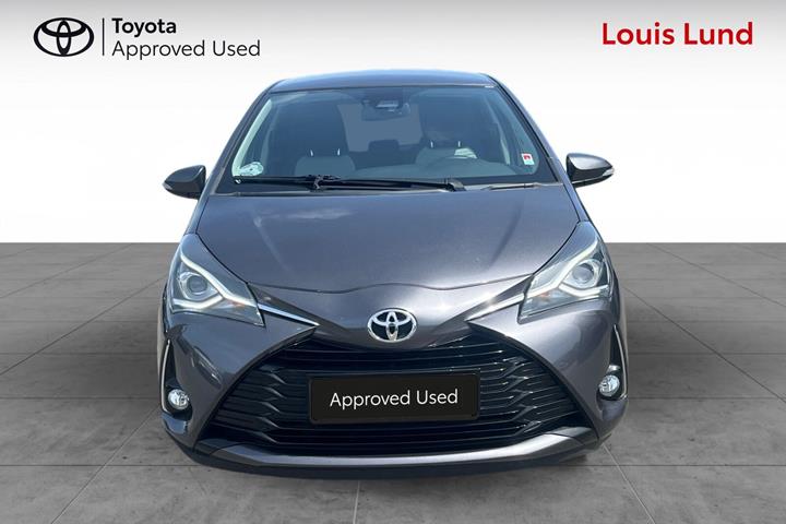Grå Toyota Yaris fra 2019