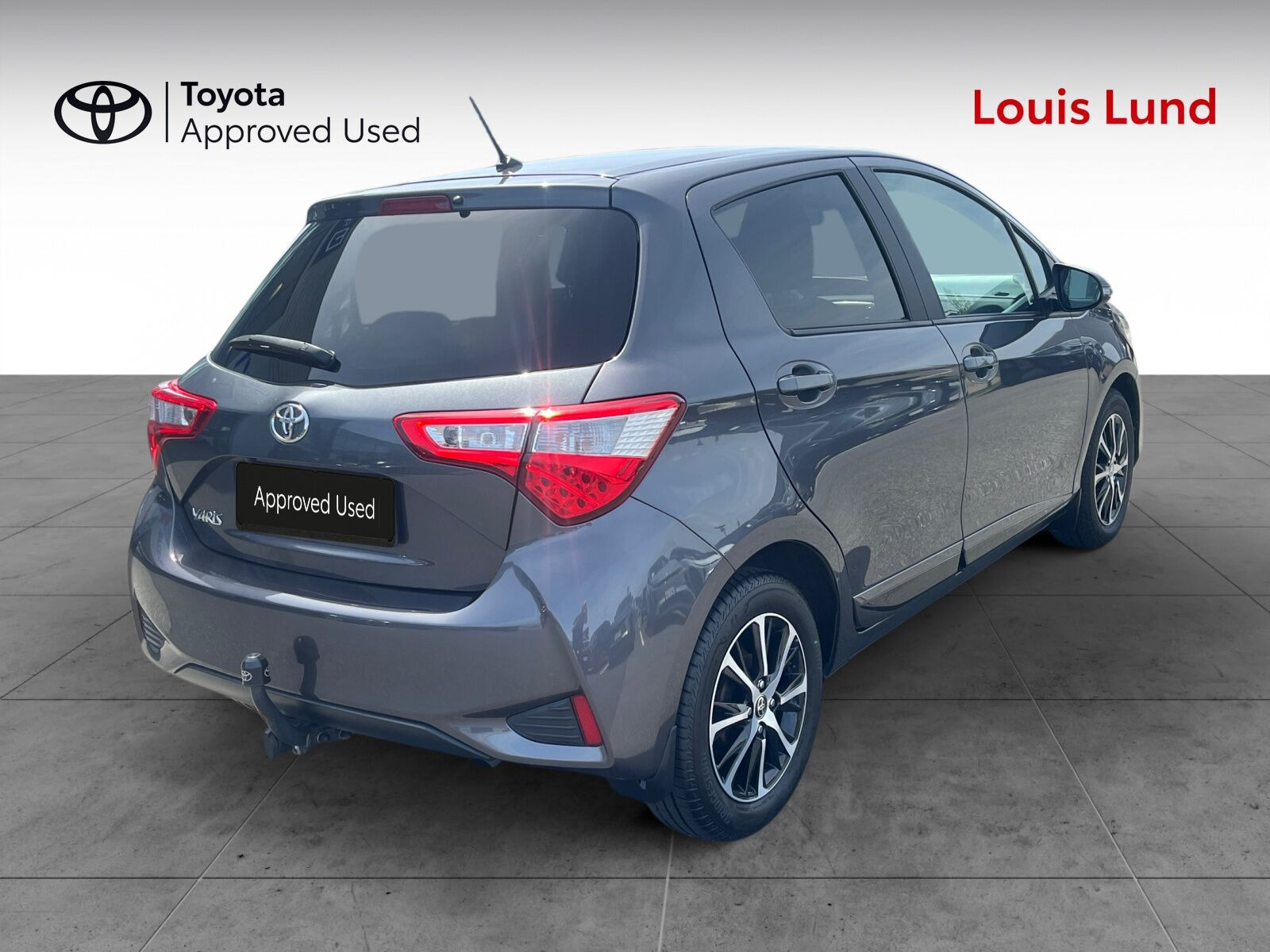 Grå Toyota Yaris fra 2019