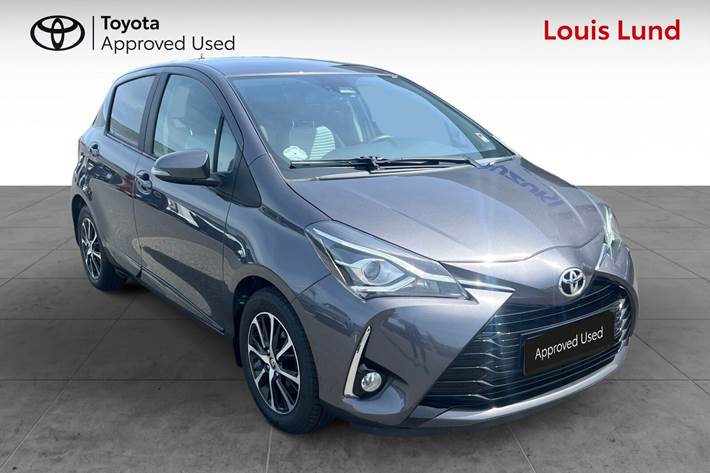 Grå Toyota Yaris fra 2019