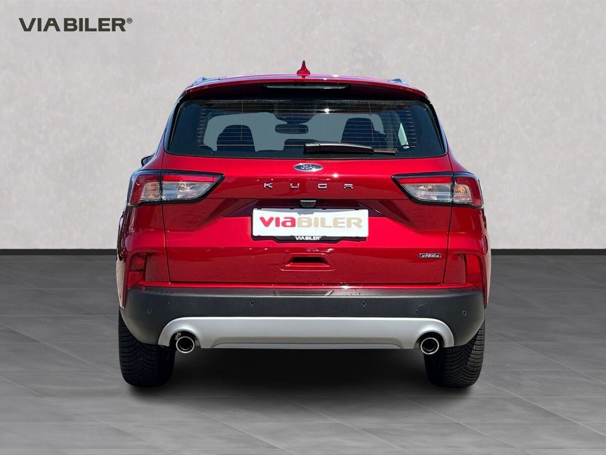 Rød Ford Kuga fra 2021