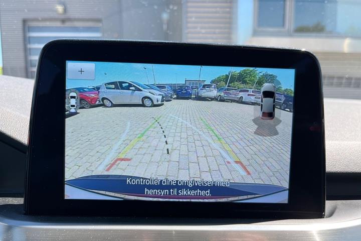 Rød Ford Kuga fra 2021