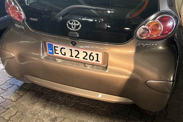 Bronze Toyota Aygo 1,0 fra 2012