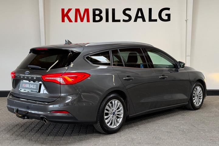 Grå Ford Focus fra 2019
