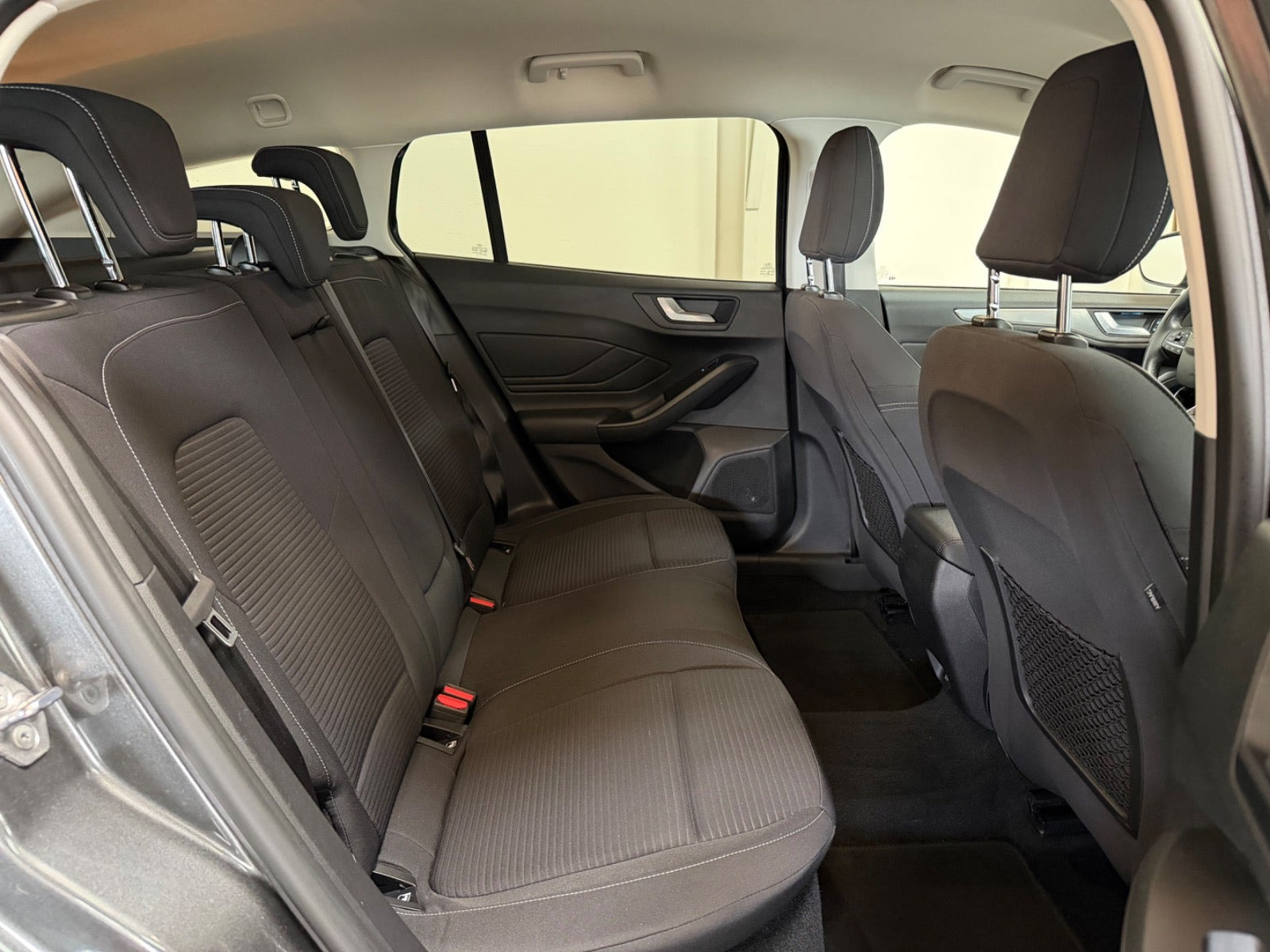 Grå Ford Focus fra 2019