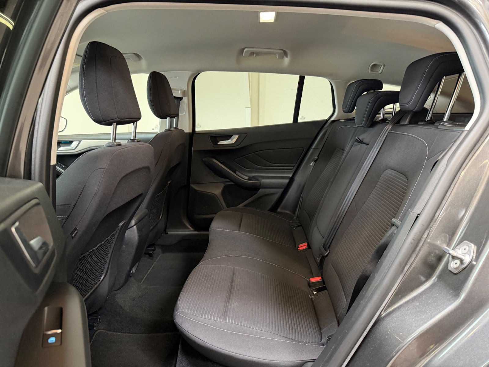 Grå Ford Focus fra 2019