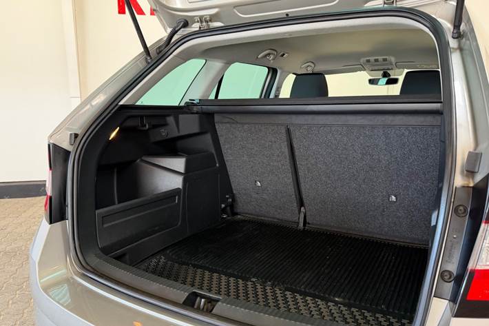 Beige Skoda Fabia fra 2017