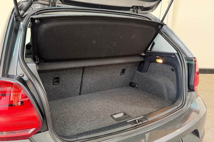 Grå VW Polo fra 2015