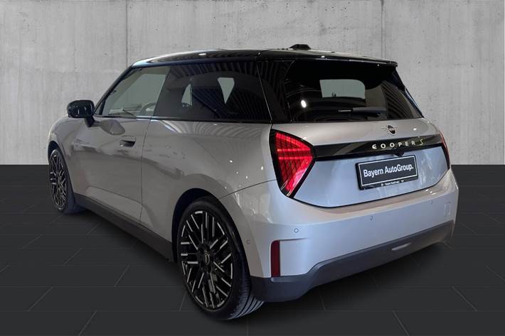 Sølv Mini Cooper SE fra 2025