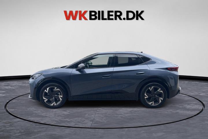 Blå Cupra Tavascan fra 2025