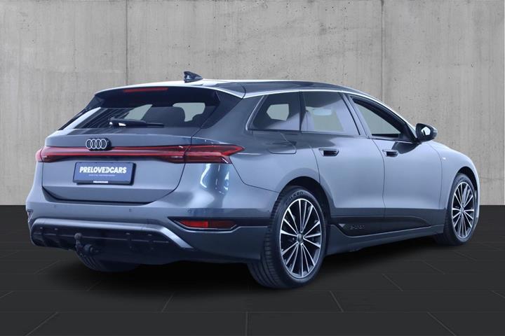 Grå Audi A6 e-tron fra 2025