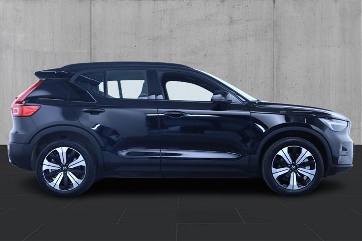 Sort Volvo XC40 fra 2023