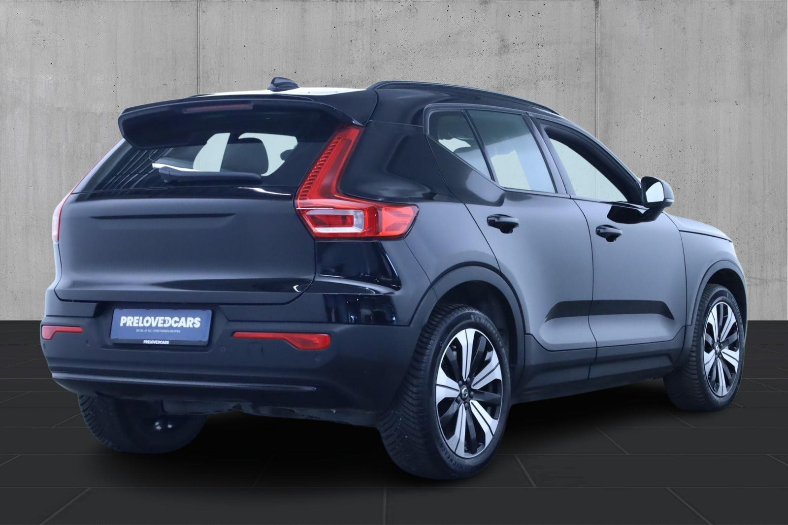 Sort Volvo XC40 fra 2023