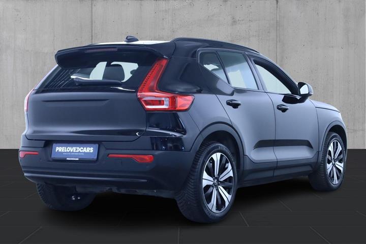 Sort Volvo XC40 fra 2023