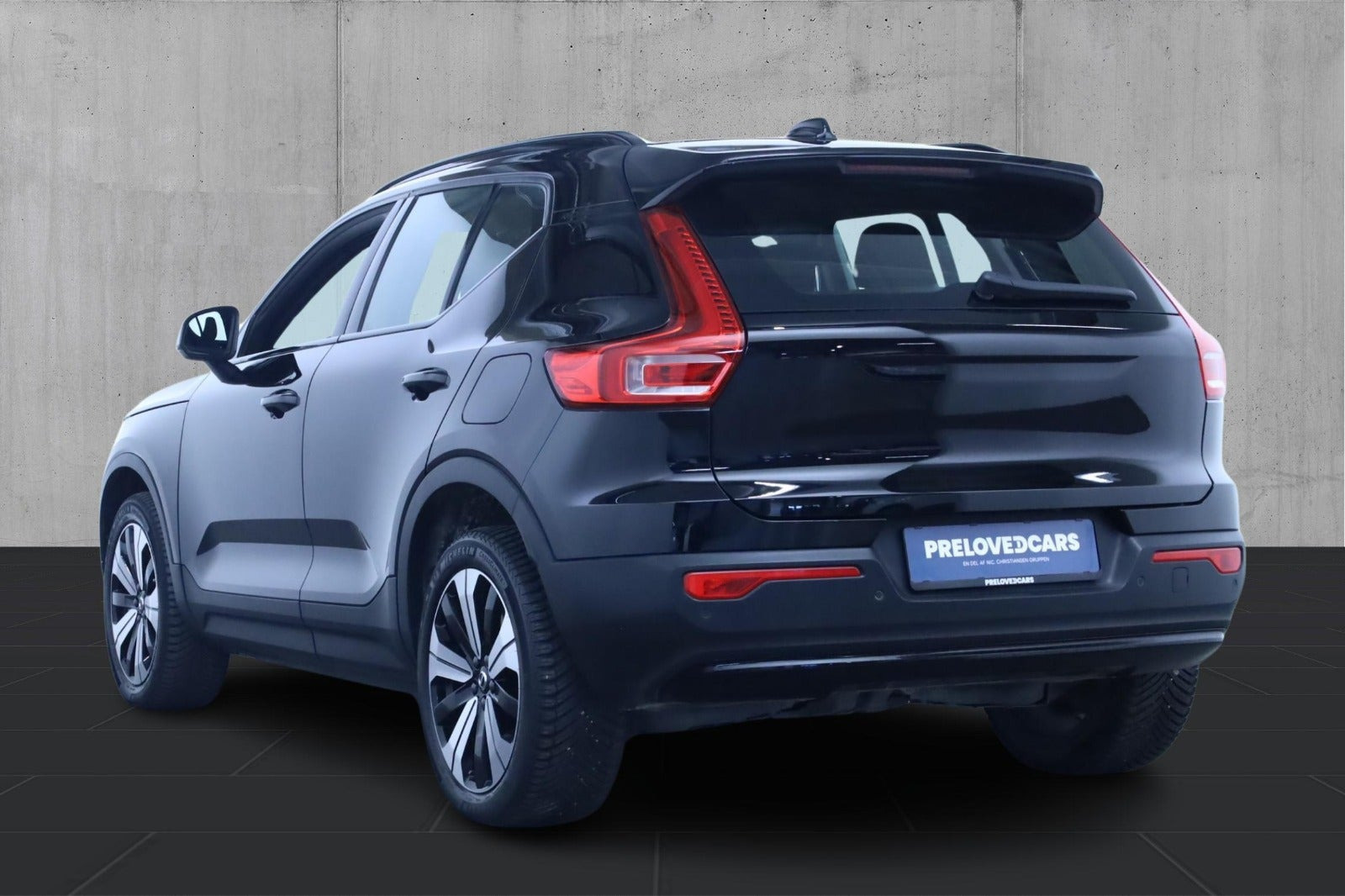 Sort Volvo XC40 fra 2023