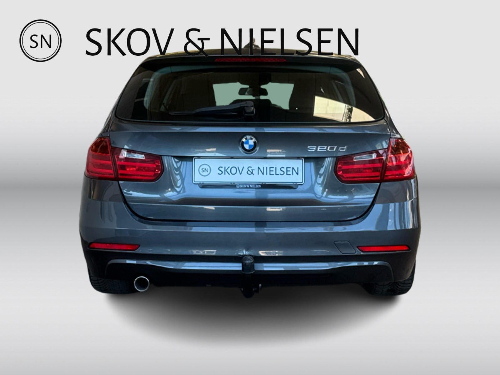 Grå BMW 320d fra 2014