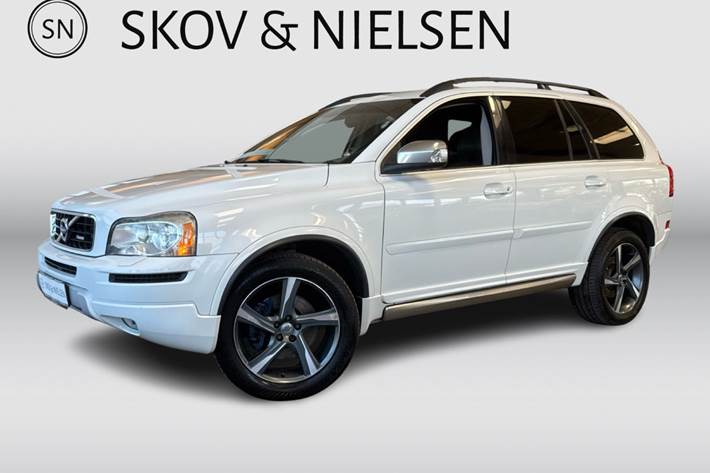 Hvid Volvo XC90 fra 2011 set udefra