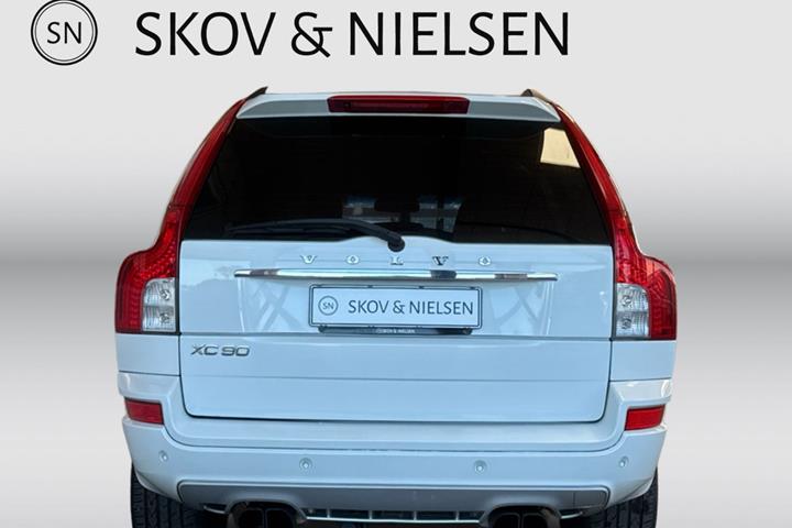 Hvid Volvo XC90 fra 2011
