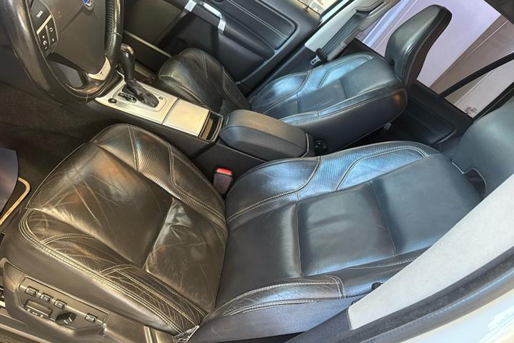 Hvid Volvo XC90 fra 2011