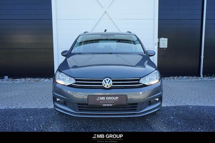 Grå VW Touran fra 2020